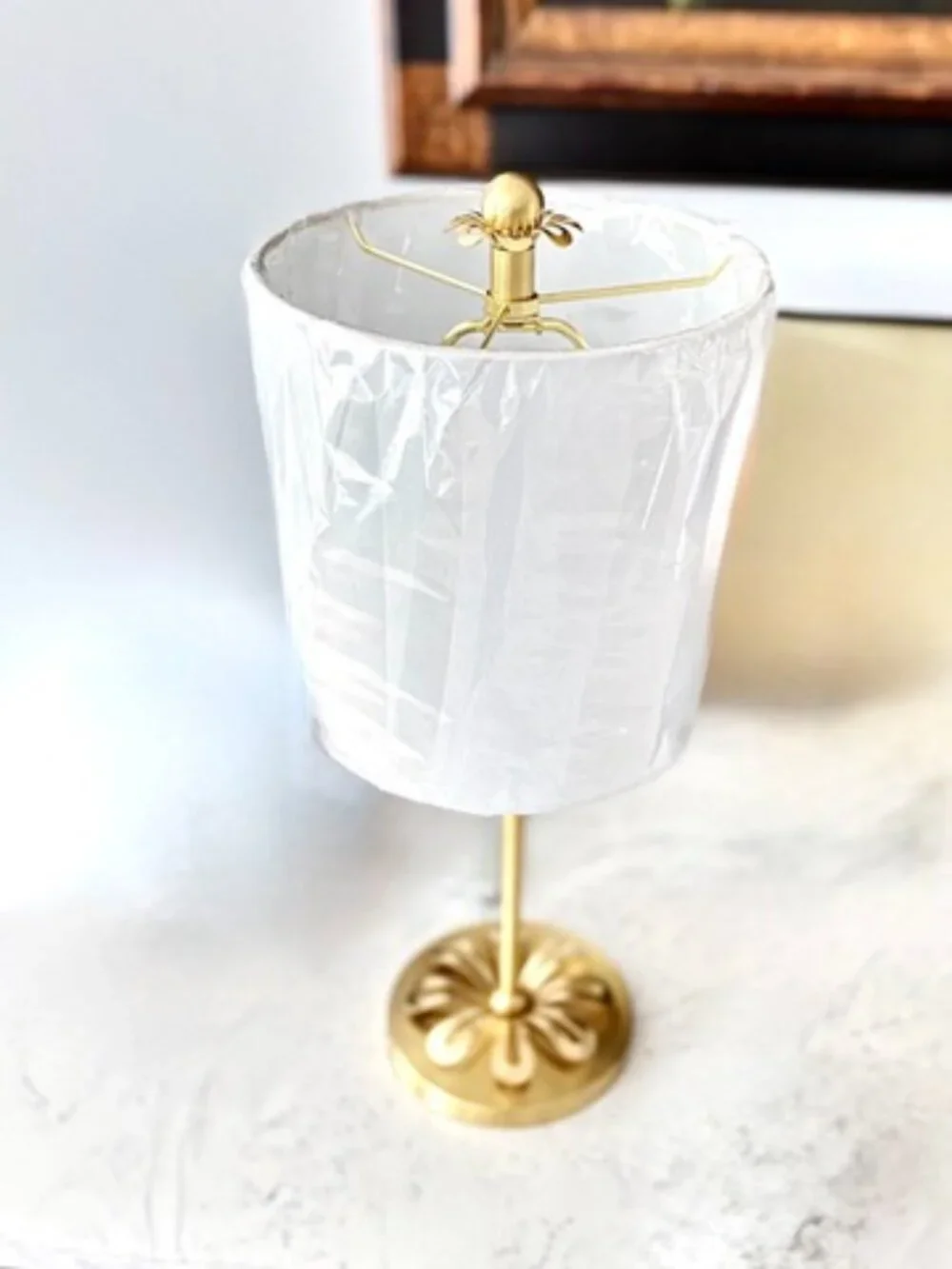 Kate Spade Table Lamp Brushed Brass Metal White Barrel Shade Flower Design NEW